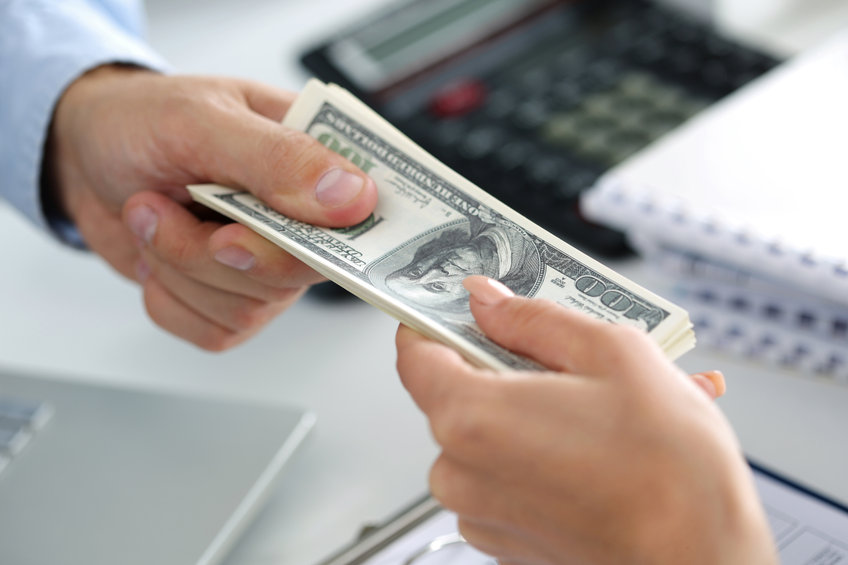 ¿Puede negarse un establecimiento a aceptar el pago en efectivo?