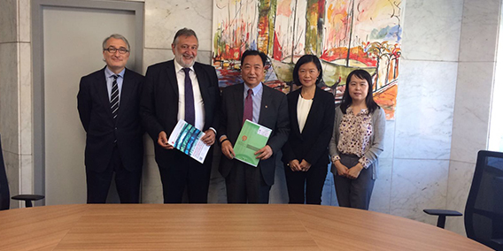 VISITA DE LA EMPRESA FARMACEUTICA CHINA GANSU MEHECO IMPORT & EXPORT CO. LTD.   A BARCELONA