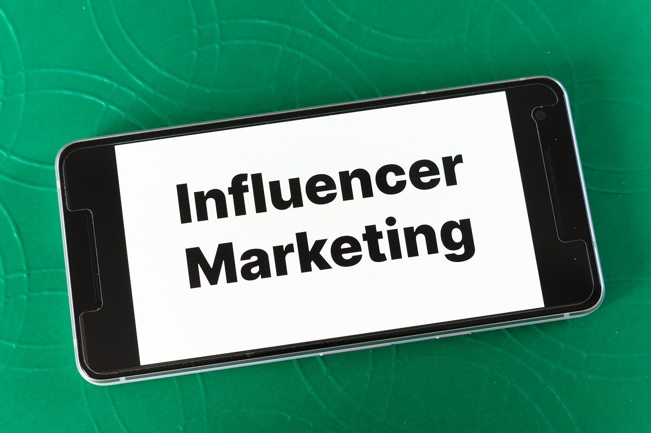 Una regulación más estricta se cierne sobre el negocio millonario de los 'influencers' en España