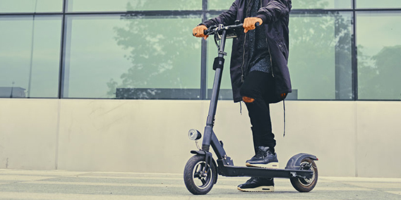 El Supremo declara accidente 'in itinere', el producido con un patinete de camino al trabajo