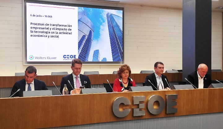 El presidente de AESAE y de la fundación ADADE participa en la jornada sobre “Procesos de transformación empresarial y el impacto de la tecnología en la actividad económica y social” celebrada en la CEOE