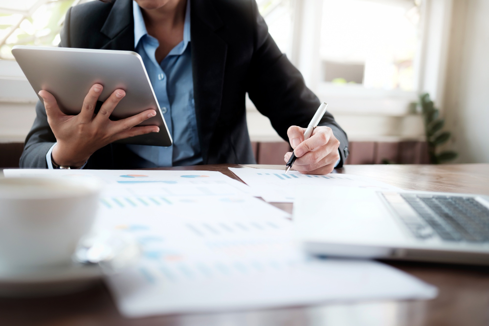 Actualización de salarios y condiciones económicas para técnicos tributarios y asesores fiscales