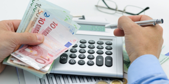 Cómo ahorrar en el IRPF si es empresario o profesional
