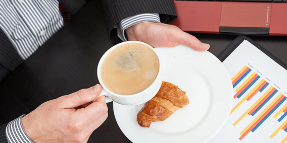 La AN avala que las empresas descuenten a sus trabajadores la pausa del café y fumar 