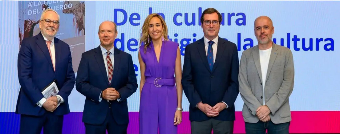 El presidente de Adade/E-Consulting participó en la presentación del libro “De la cultura del litigio a la cultura del acuerdo” de Lefebvre, con la presencia de representantes del Ministerio de Justicia, CEOE y destacados líderes de la sociedad civil española