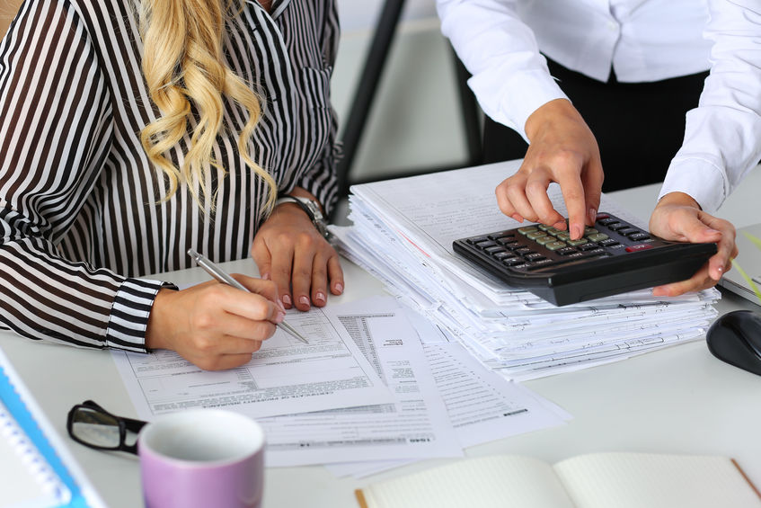 La Dirección General de Tributos aclara cómo han de tributar las cantidades regularizadas de una falsa autónoma por la inspección de trabajo