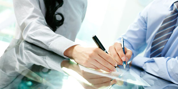 ¿Cuál es la única ayuda en materia de contratación para los autónomos que mantiene Empleo? 