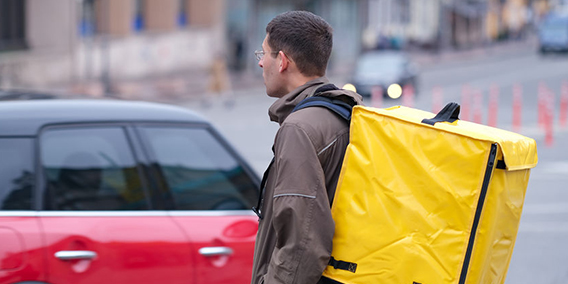 El TSJM determina que los 'riders' de Deliveroo son empleados y no autónomos