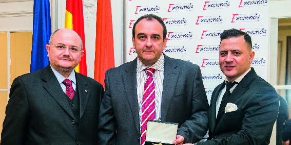 ADADE/E-CONSULTING GROUP galardonada con la Estrella de Oro del Instituto para la Excelencia Profesional