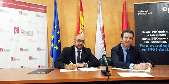 El grupo asesor ADADE firma convenio con Banco Sabadell