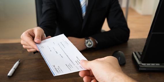 La indemnización por ERE está exenta, aunque el empleado se adhiera voluntariamente