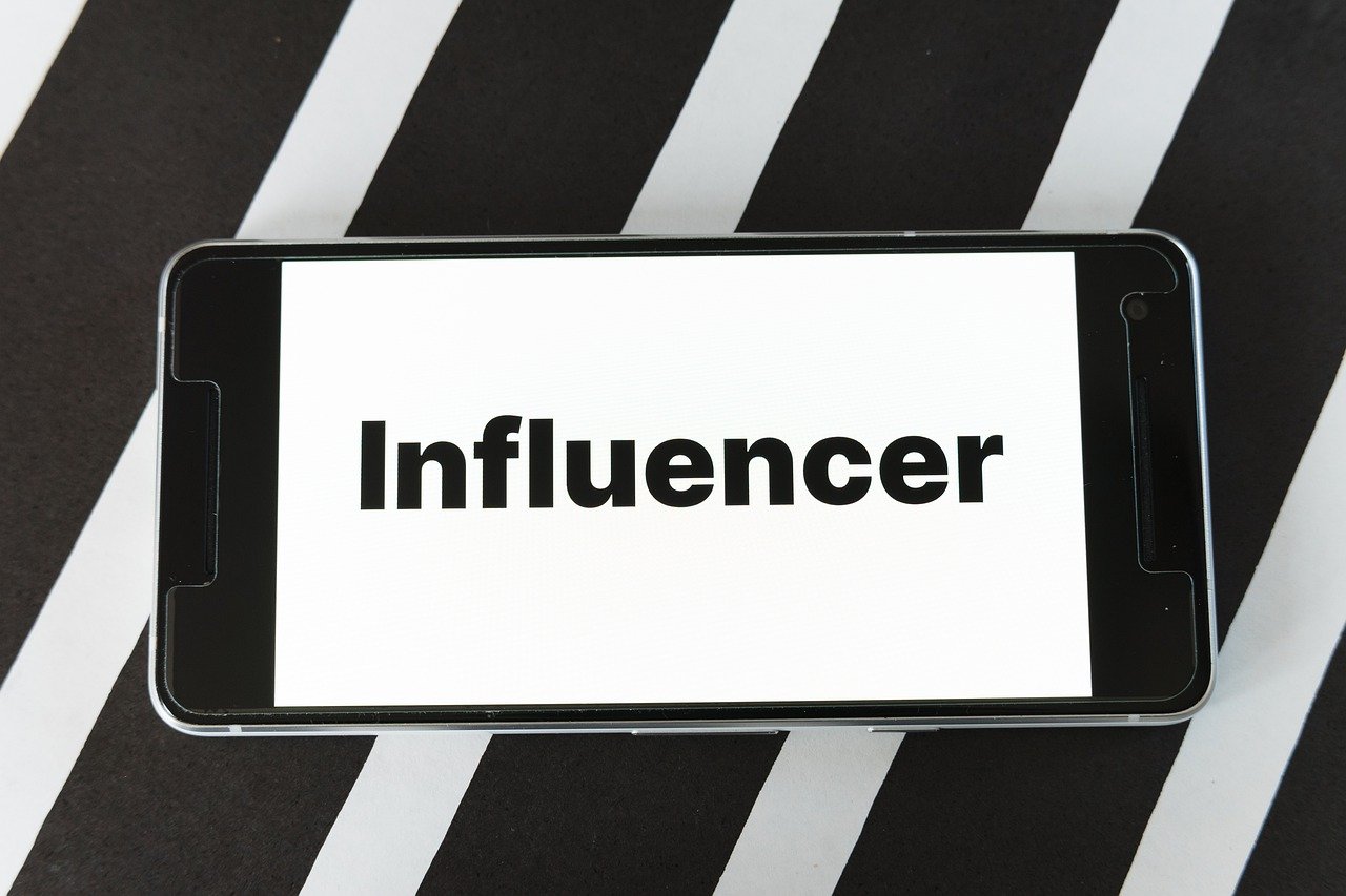 Una regulación más estricta se cierne sobre el negocio millonario de los 'influencers' en España