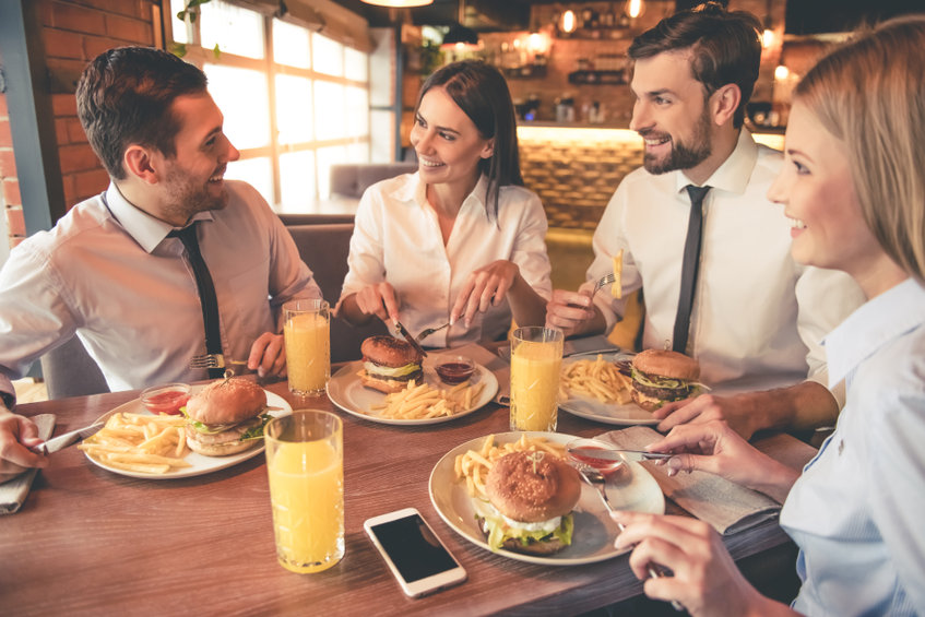Estos son los casos en los que los autónomos pueden desgravarse sus comidas de trabajo