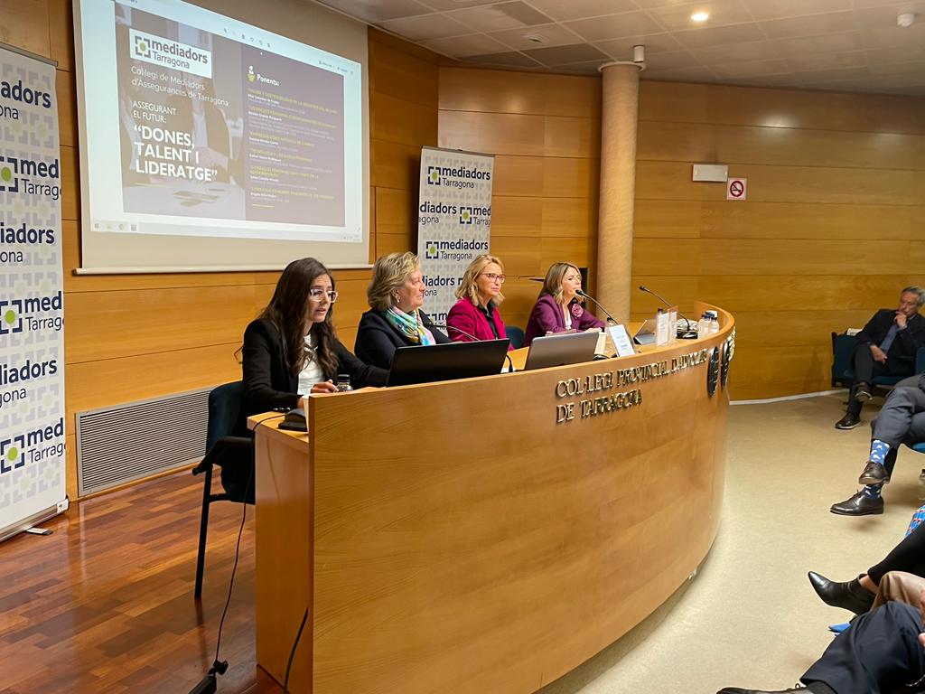 Beatriz Grande, Vicepresidenta de Aesae, Directora de Relaciones Institucionales en Ejaso-Etl y miembro de la Junta Directiva de Ceoe, participa en las jornadas “Asegurando El Futuro: Mujeres, Talento y Liderazgo”
